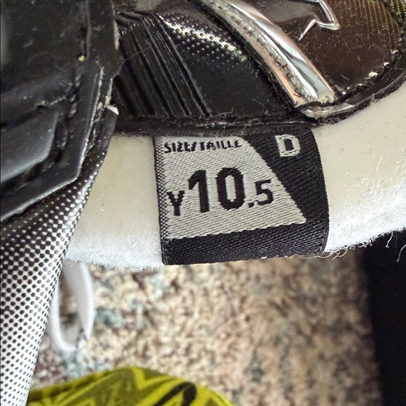 Youth Bauer Vapor X4 Skates - Picture 2 of 4